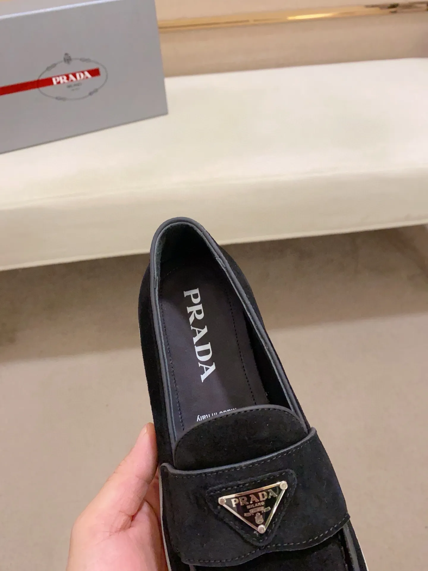Men's shoes 💰 580💰 ✔️✔️✔️High-quality new PRADA counters are launched at the same time. The new men's shoes and 😘fabrics are selected from high-silk bald cowhide and are made by pure handicrafts. Lining: Full cowhide lining. 👍🏿 High-end ☄️ air-cushion molded anti-slip rubber outsole, exquisite lines, simple and elegant, comfortable and high-end for leisure travel. Code number: 38 to 44 (45 can be customized)